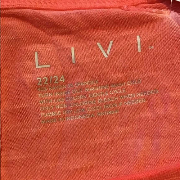 🌻NWT LIVI ACTIVE 22/24 CORAL SCOOP NECK ACTIVE TOP - Picture 7 of 12